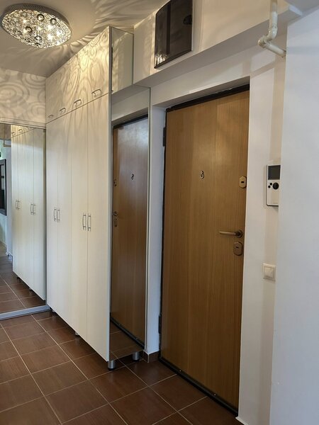 Greenfield, Padurea Baneasa loc de parcare garsoniera mobilata an 2009